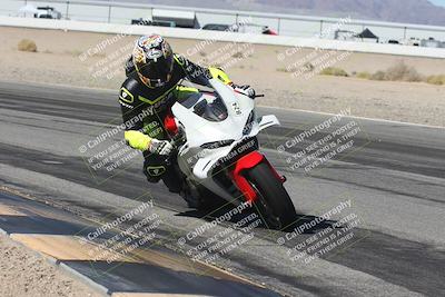 media/Oct-30-2025-Racers Edge (Thu) [[dabbdaf680]]/3-B Group/Session 3 (Turn 15 Inside)/